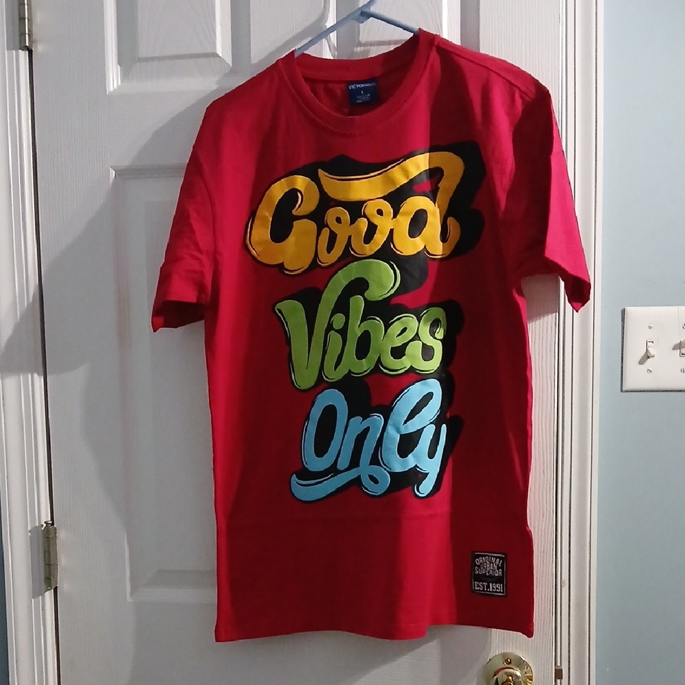 Puff Print Lettering On Graphic Shirt By Victorious, Size Large